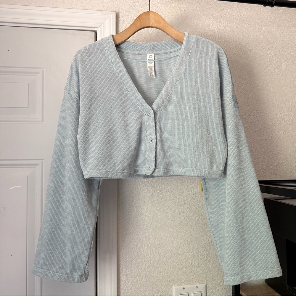 ALO Yoga Cropped V-Neck Button Cardigan in Light Blue